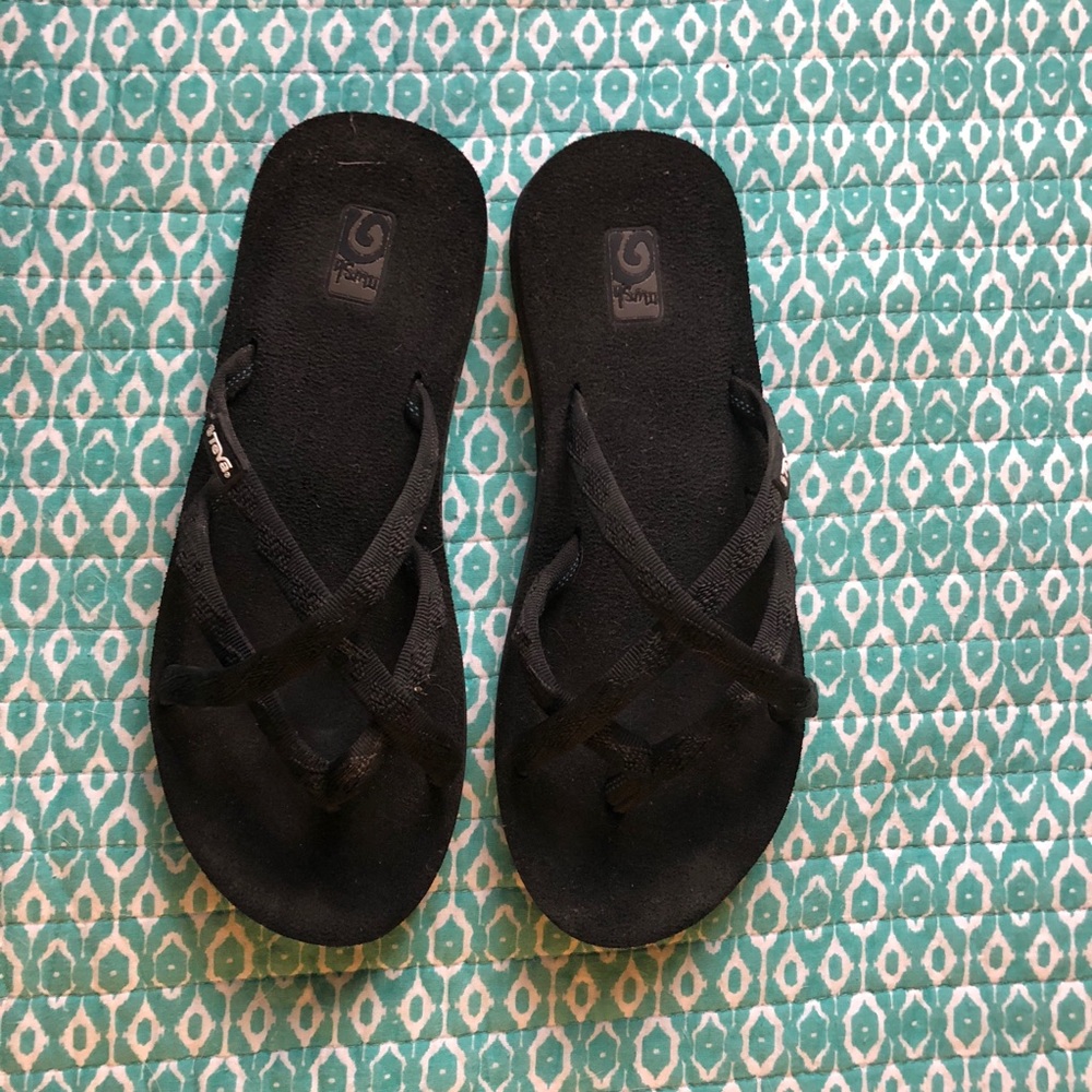 🎁🎄WINTER SALE❄️☃️ Teva MUSH sandals EUC